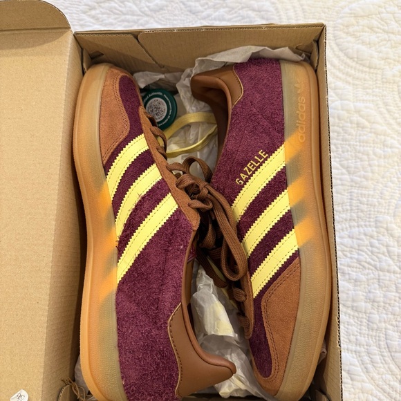 adidas Gazelle Indoor Maroon Almost Yellow - Picture 8 of 9